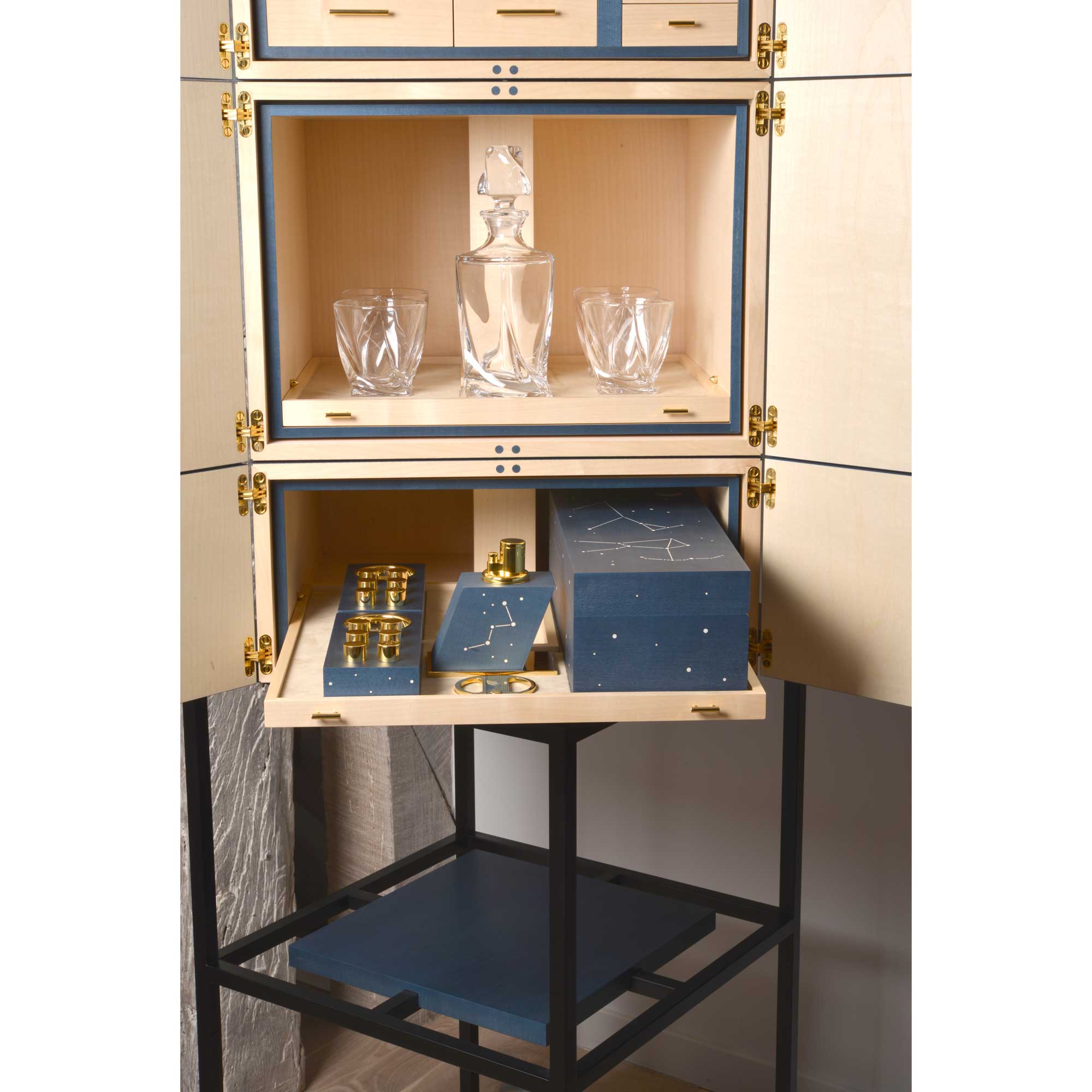 elie-bleu-epicure-spielebox-kabinettschrank-sycomore image 8