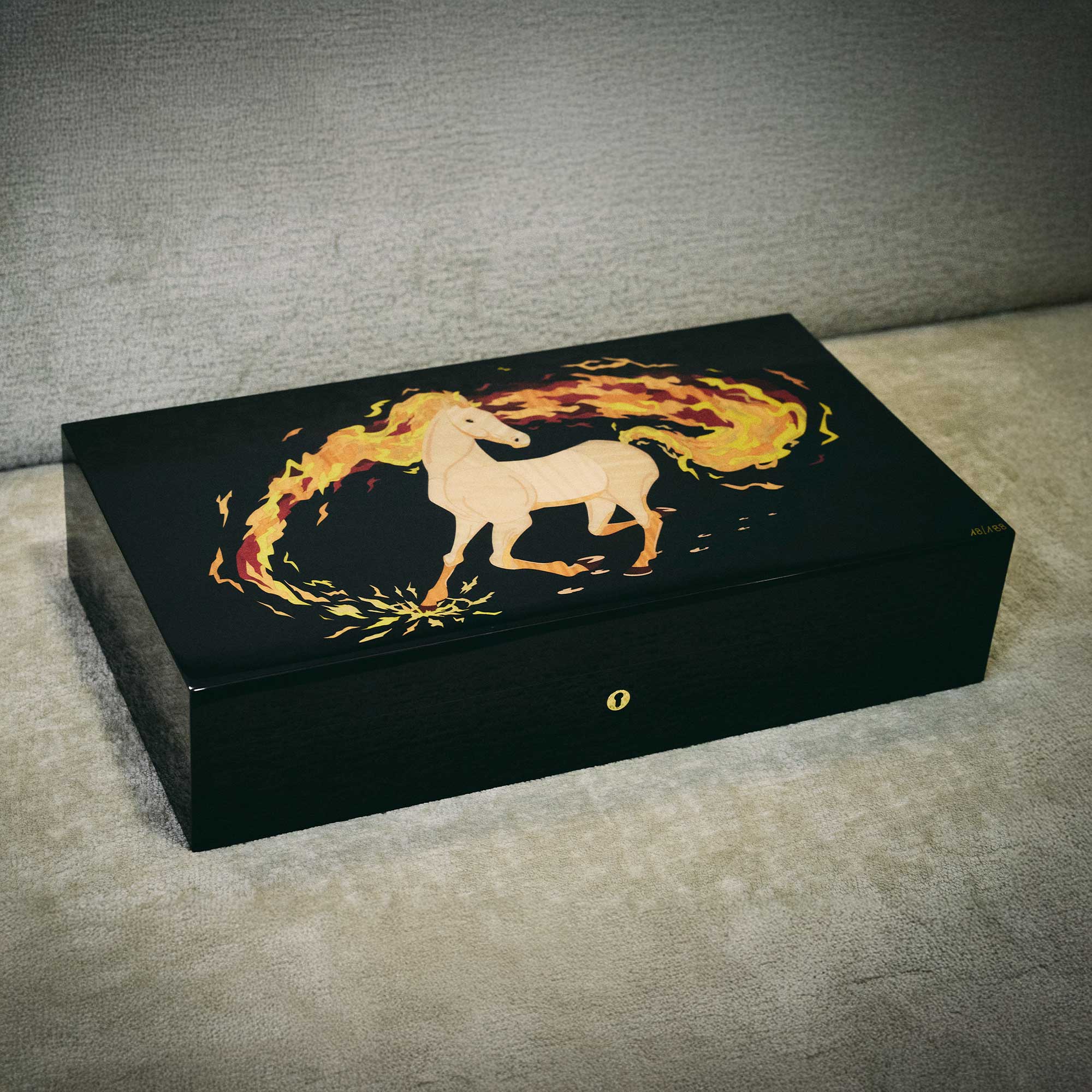 elie-bleu-fire-horse-humidor-f-r-110-zigarren-sycomore image 4