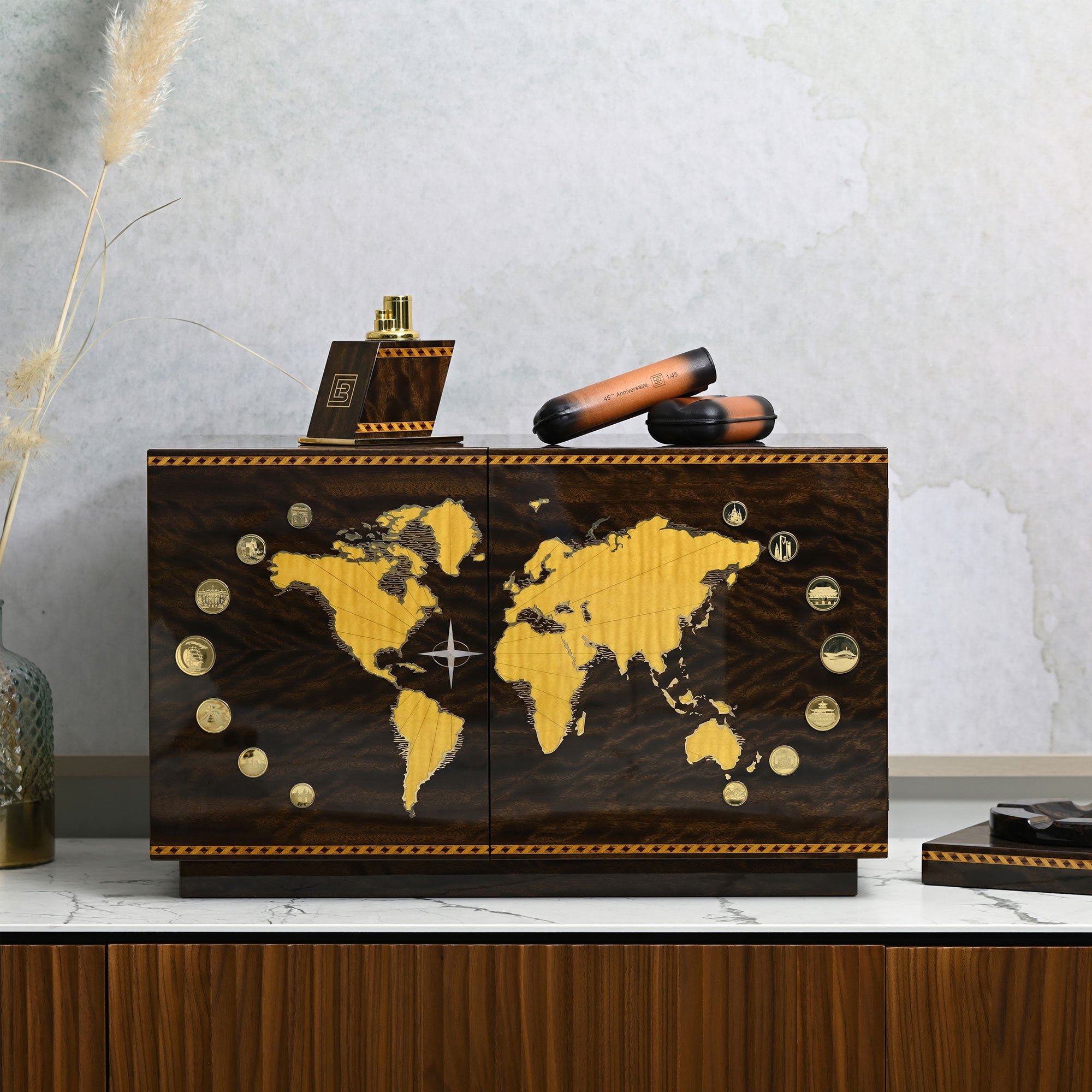 elie-bleu-45th-anniversary-cabinet-humidor-350-zigarren-eukalyptus image 3