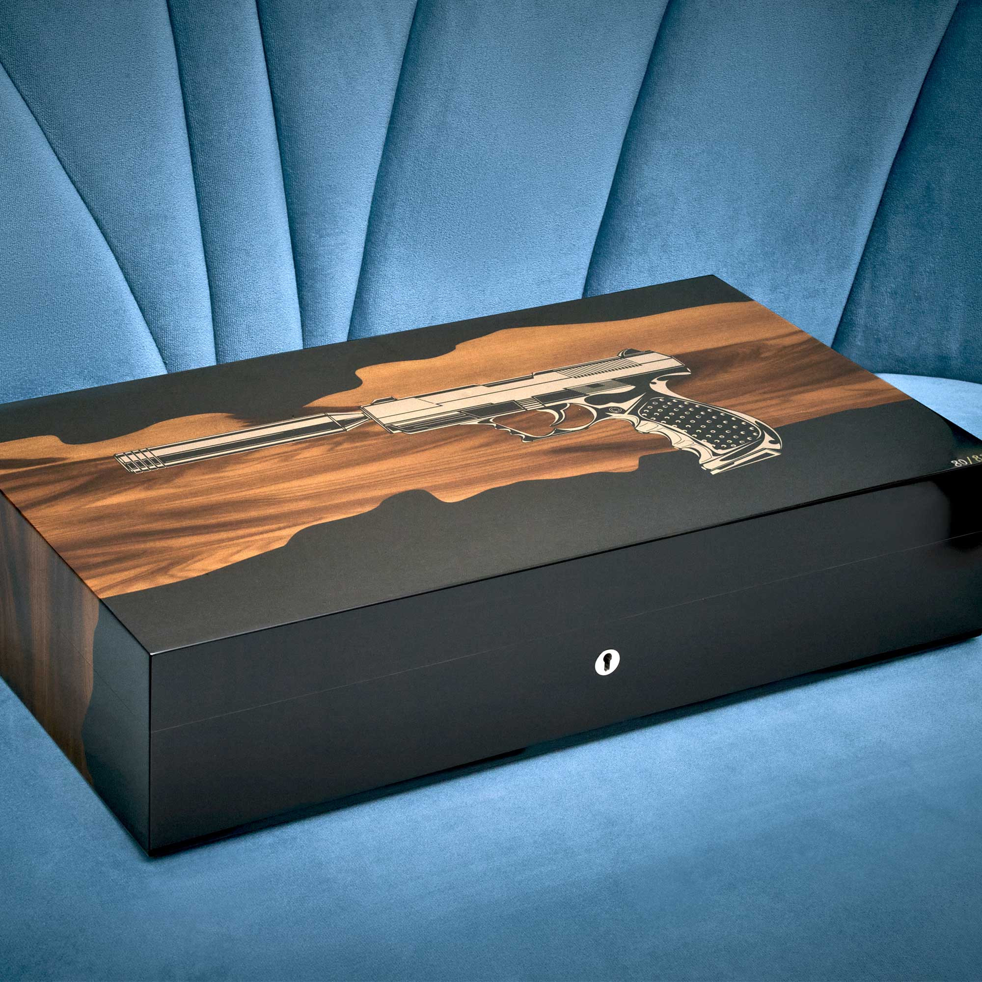 elie-bleu-gun-thriller-humidor-f-r-110-zigarren-red-gum image 2