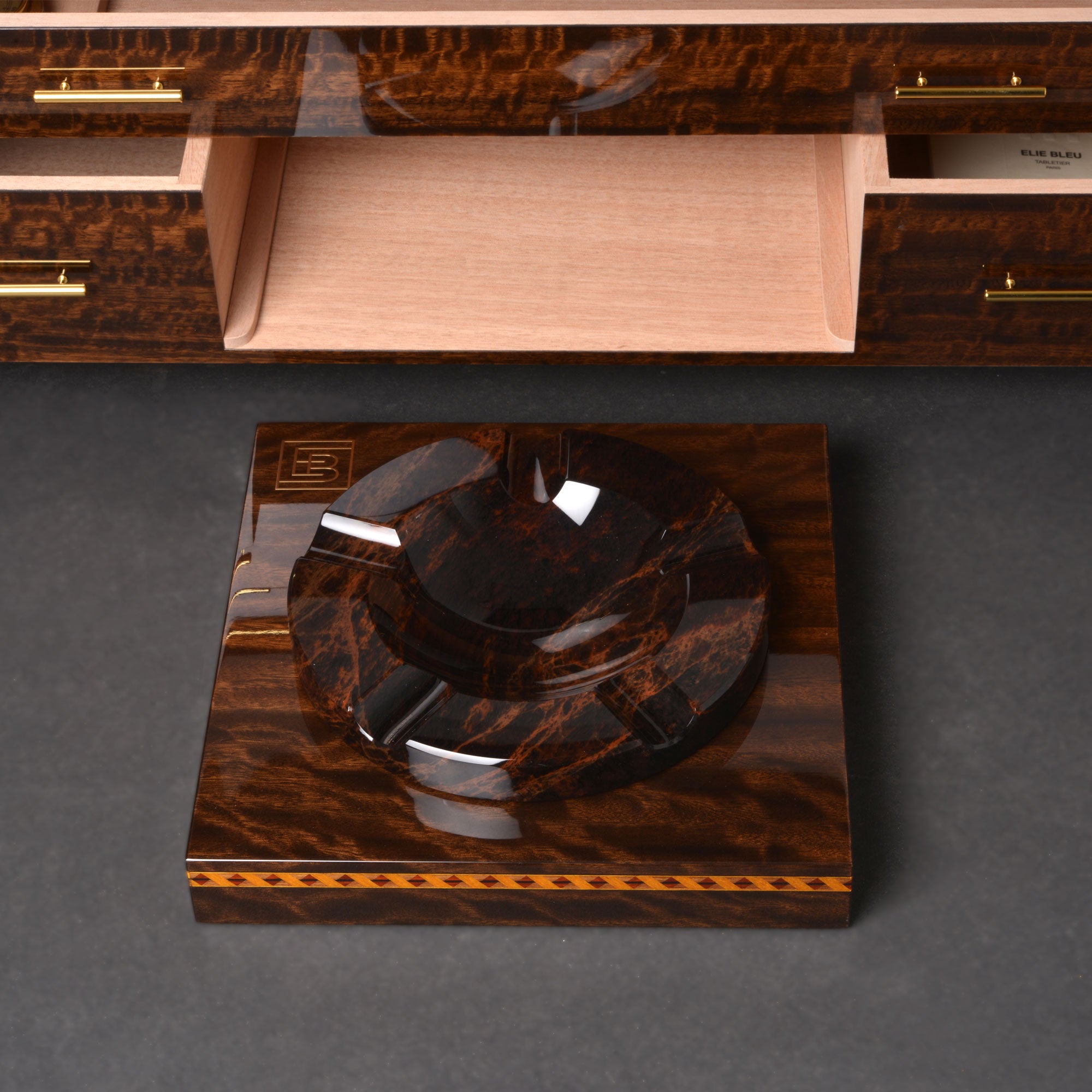 elie-bleu-45th-anniversary-cabinet-humidor-350-zigarren-eukalyptus image 6