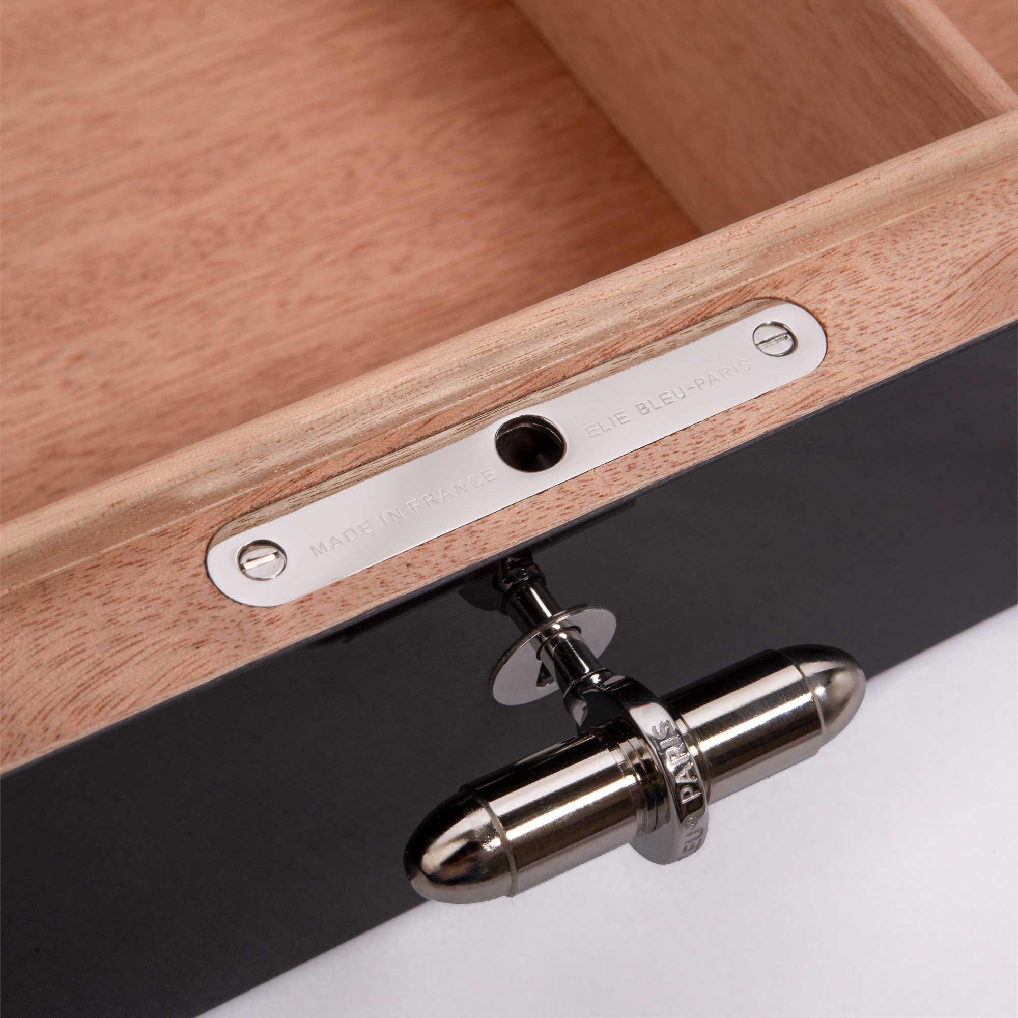 elie-bleu-gun-thriller-humidor-f-r-110-zigarren-red-gum image 4