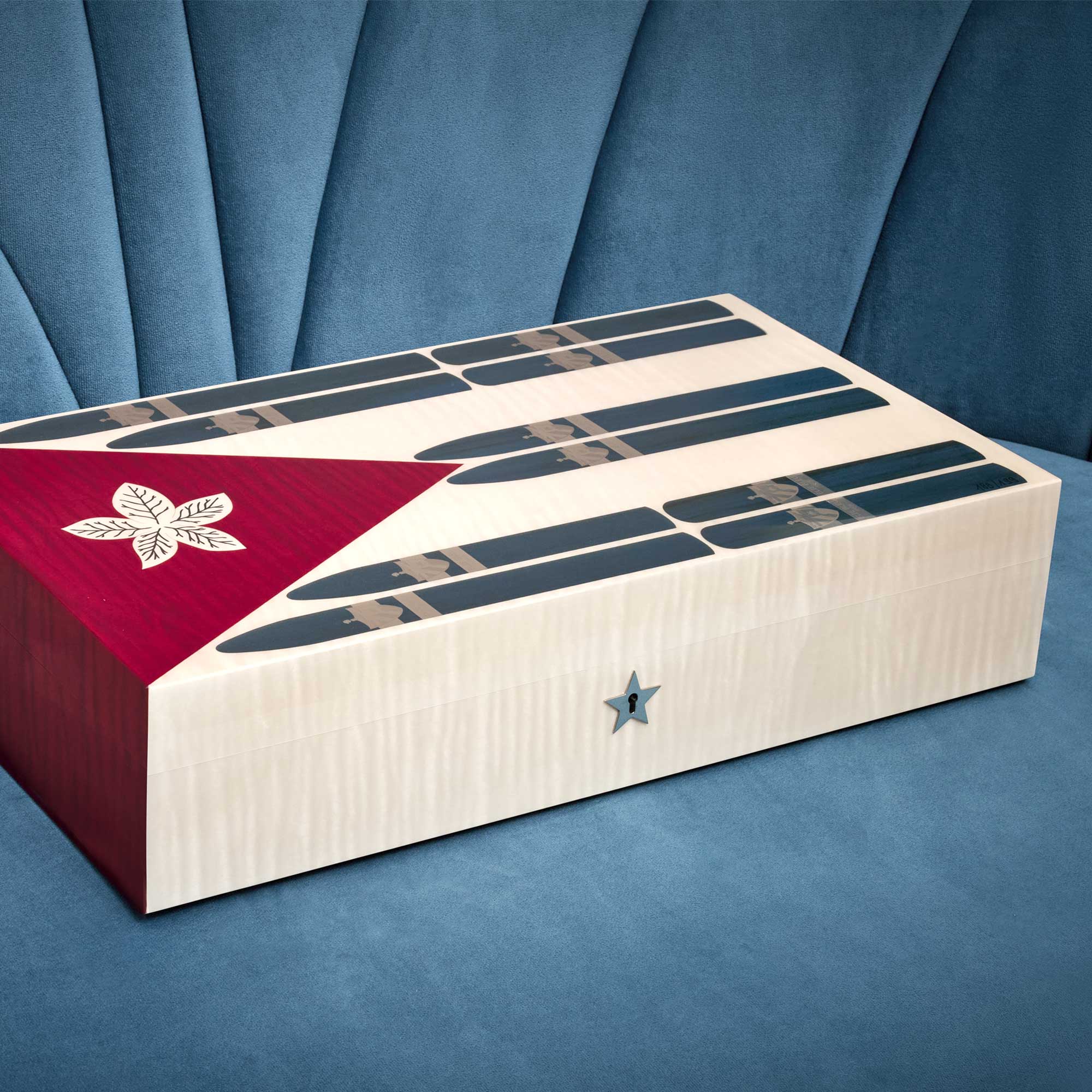 elie-bleu-cuban-flag-humidor-110-zigarren-intarsien image 2