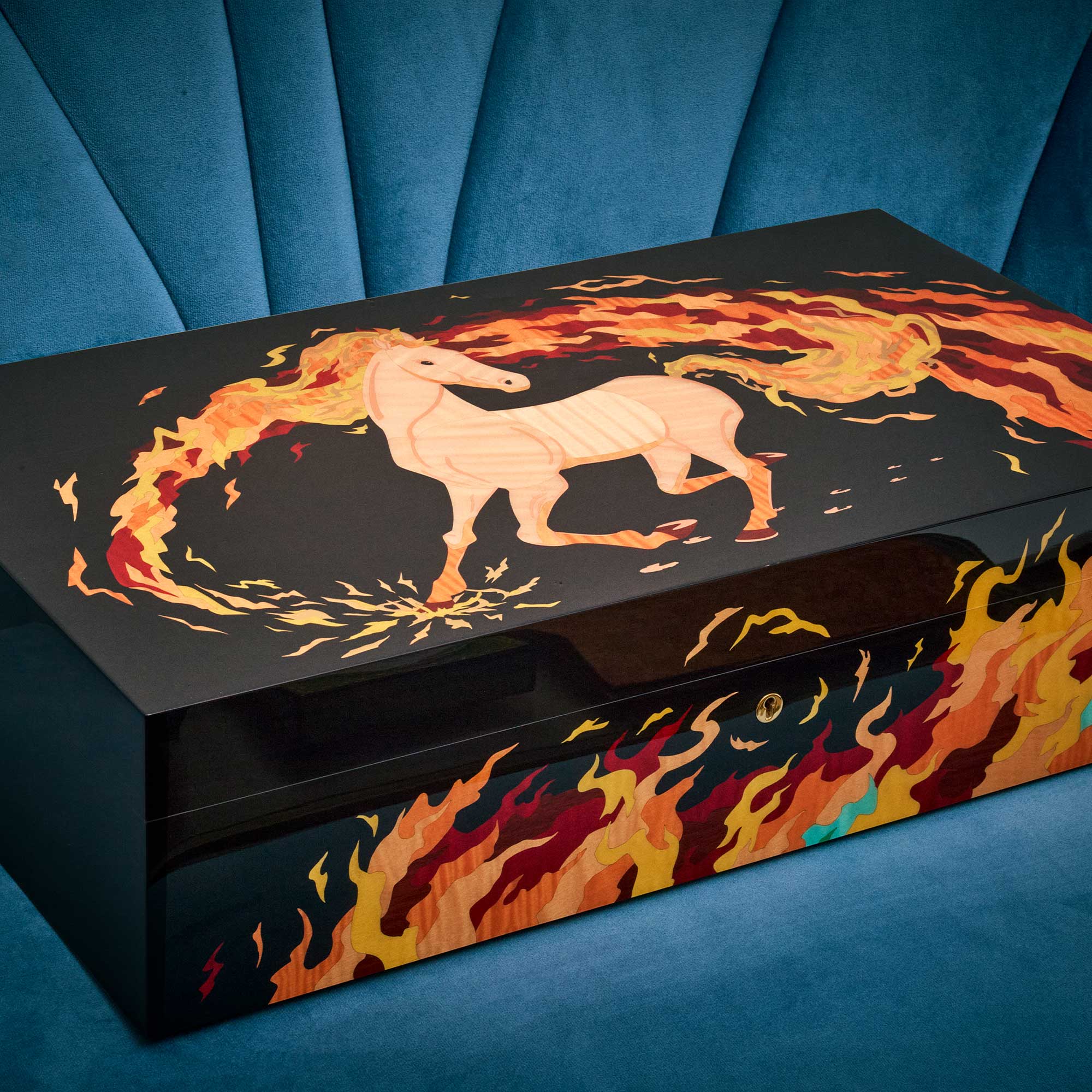 elie-bleu-fire-horse-humidor-250-zigarren-sykomore image 6