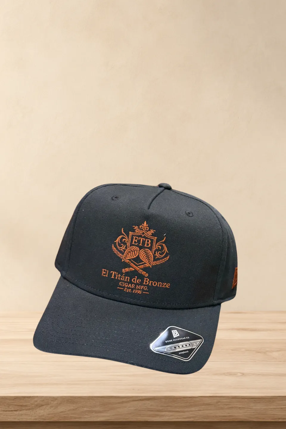 el-titan-de-bronze-apparel-snapback-cap-schwarz-zigarren-kappe image 1