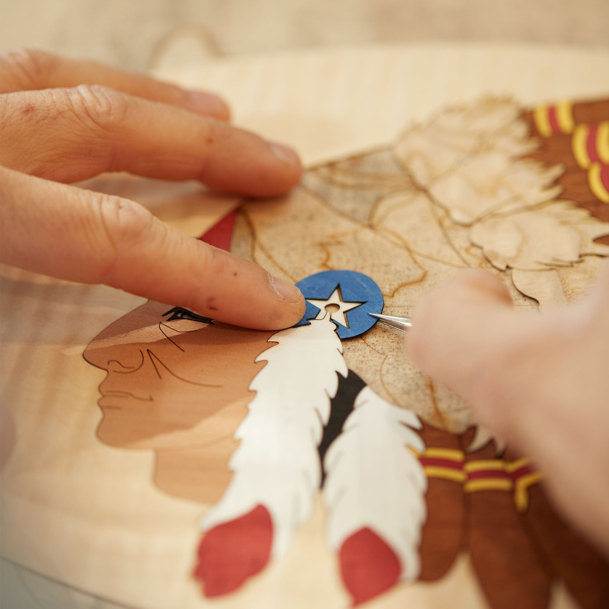 elie-bleu-native-american-humidor-110-zigarren-red-gum image 2