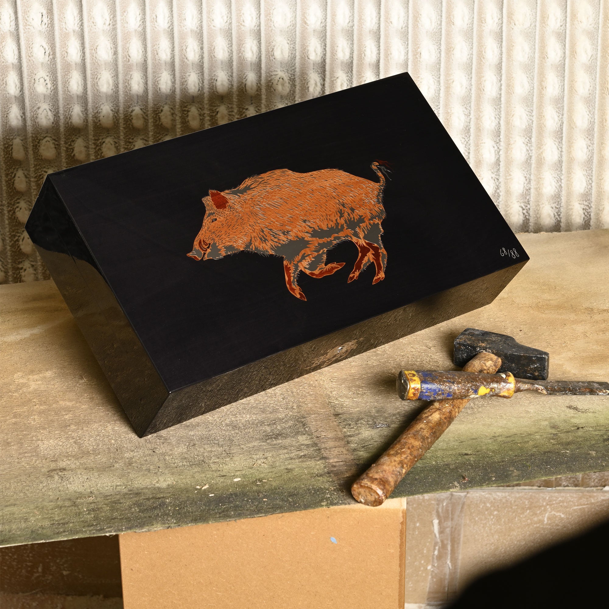 elie-bleu-wild-boar-humidor-f-r-110-zigarren image 2