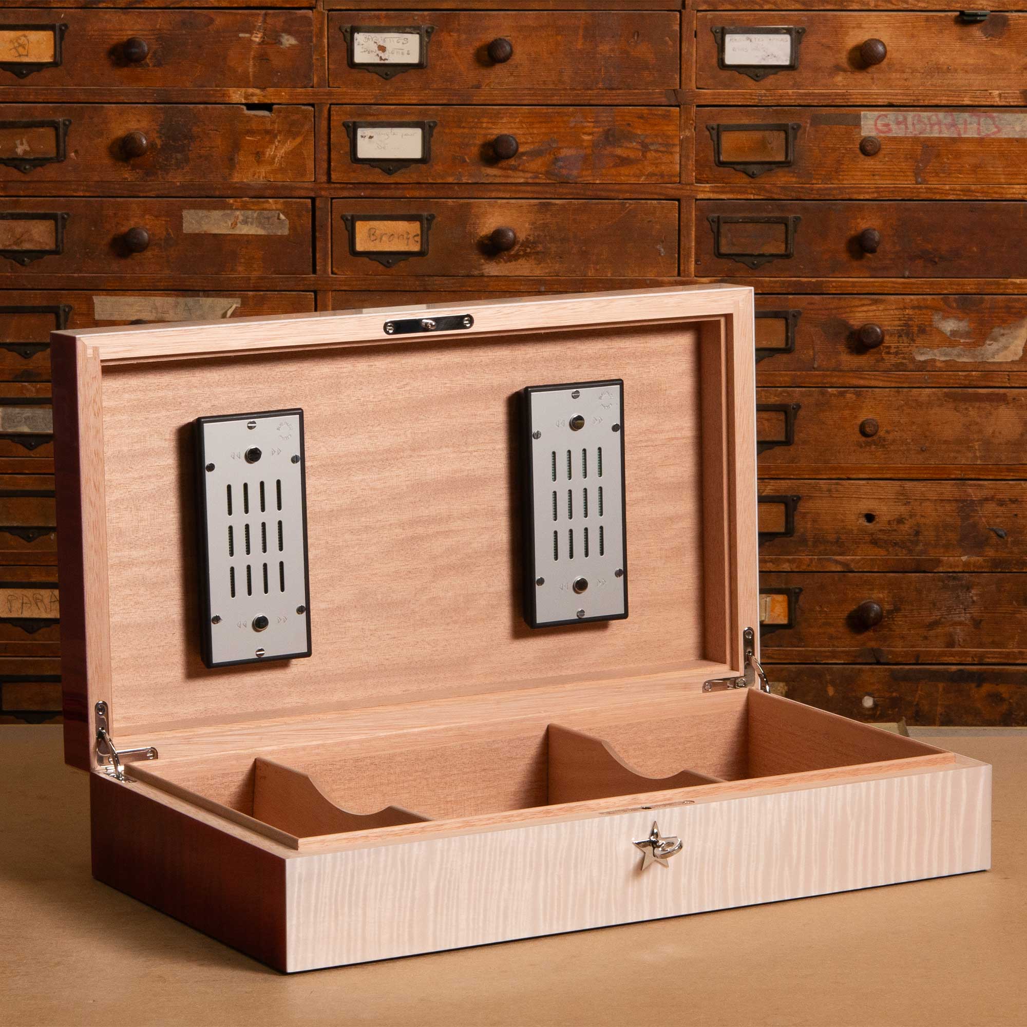 elie-bleu-cuban-flag-humidor-110-zigarren-intarsien image 4