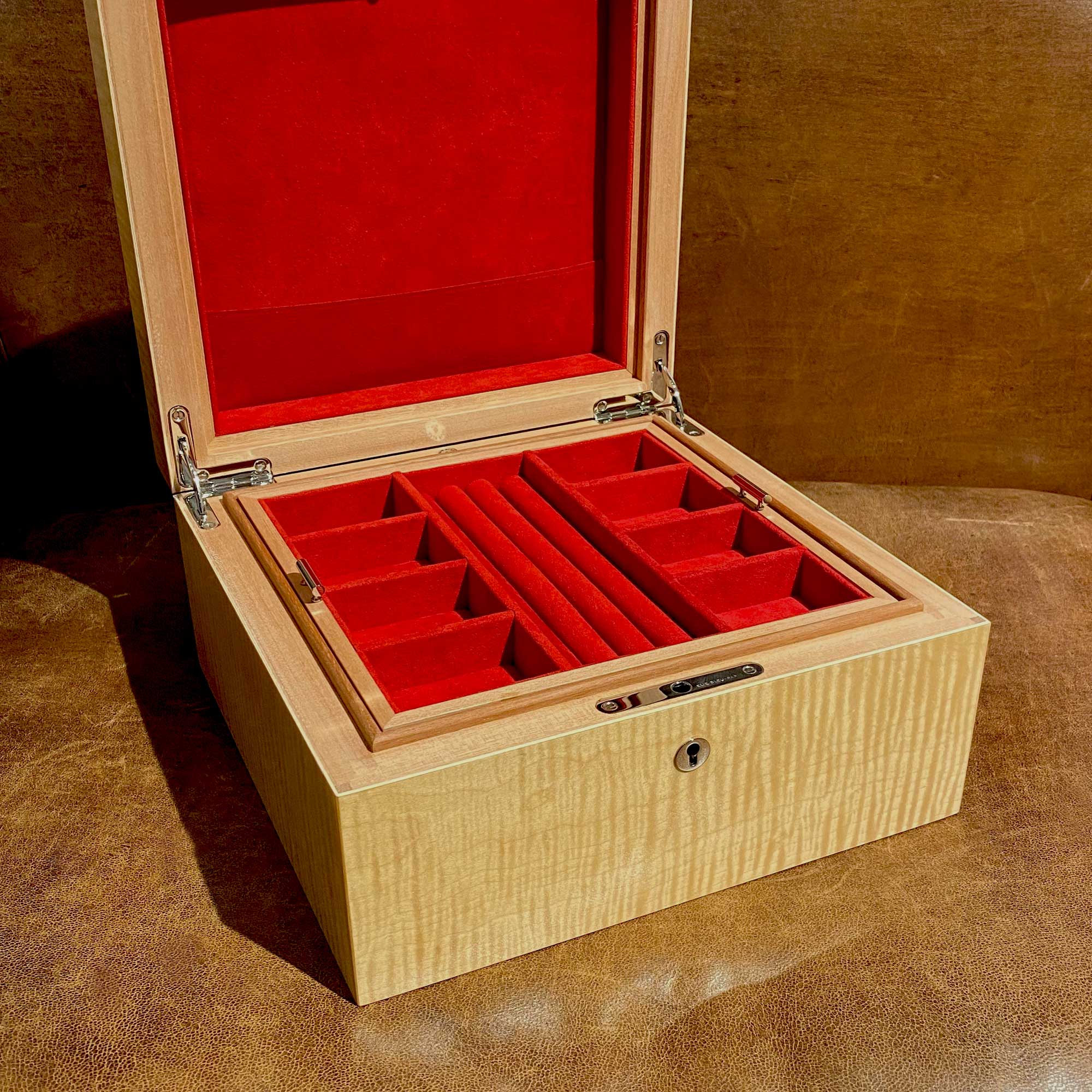 elie-bleu-vanities-love-schmuckbox-sykomore-intarsien image 2
