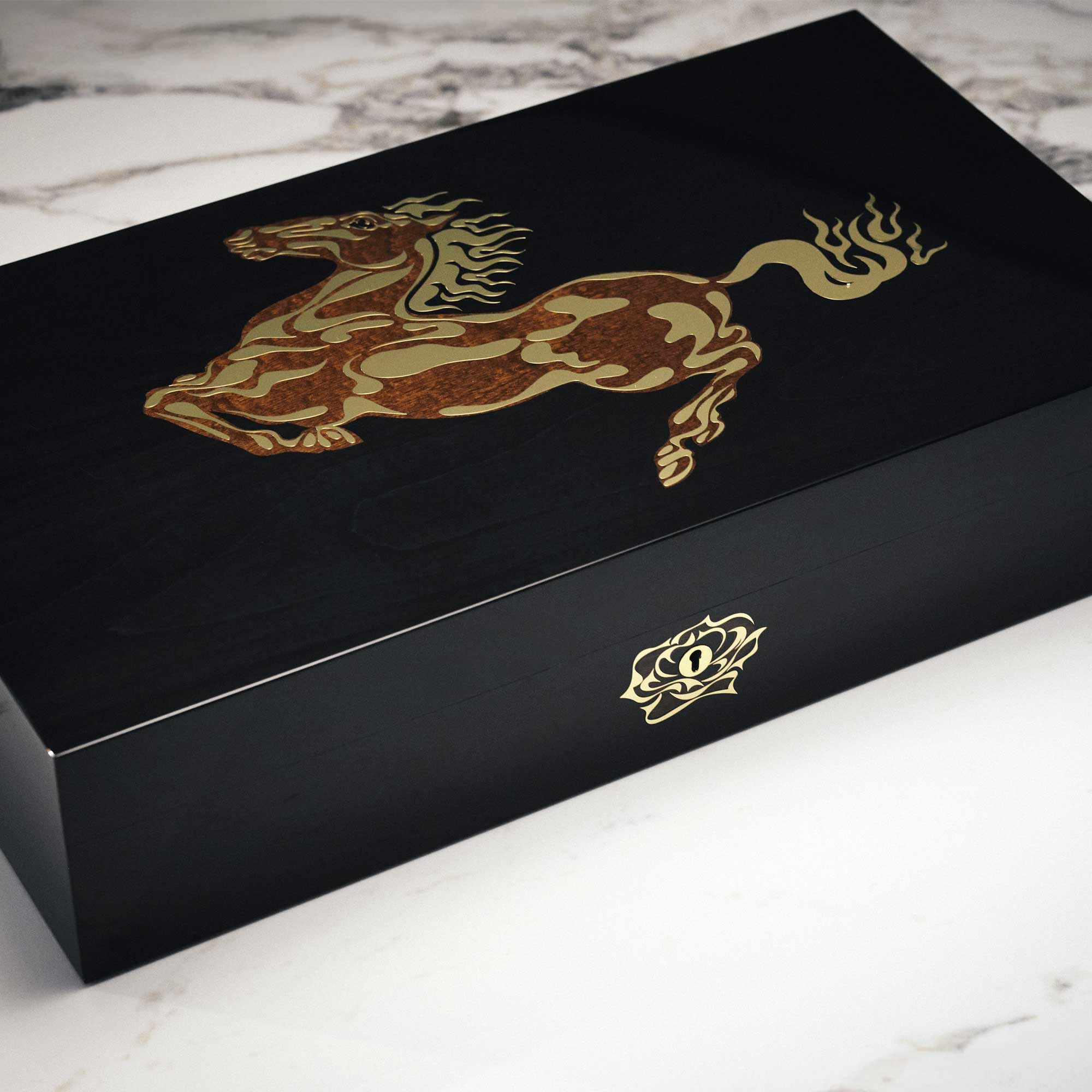 elie-bleu-horse-humidor-f-r-110-zigarren-schwarz-palisander image 2